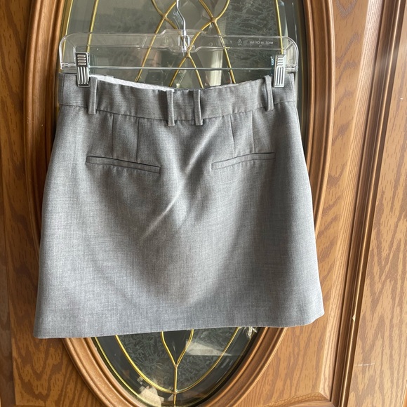 ARITZIA Babaton Chisel Skirt in Heather Medium Gray - Picture 3 of 4